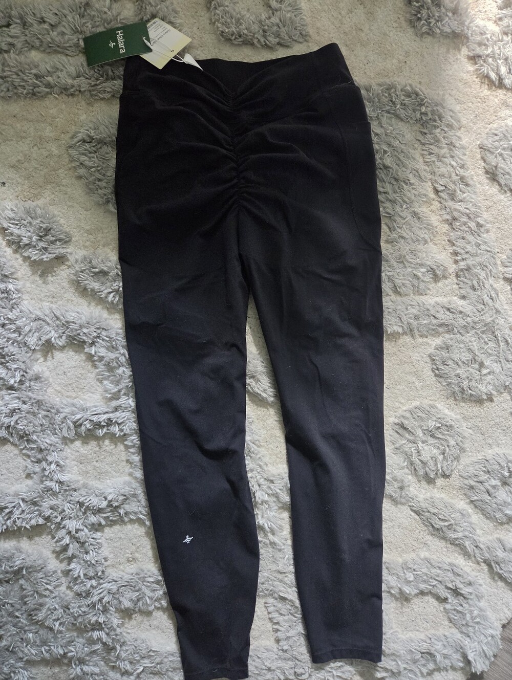 Halara Ruched Bum Leggings. Brand New With Tags Never Worn. Size Medium